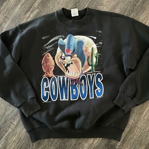 Dallas Cowboys Looney Tunes sweatshirt